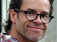 220px-Guy_Pearce_Cannes_2012