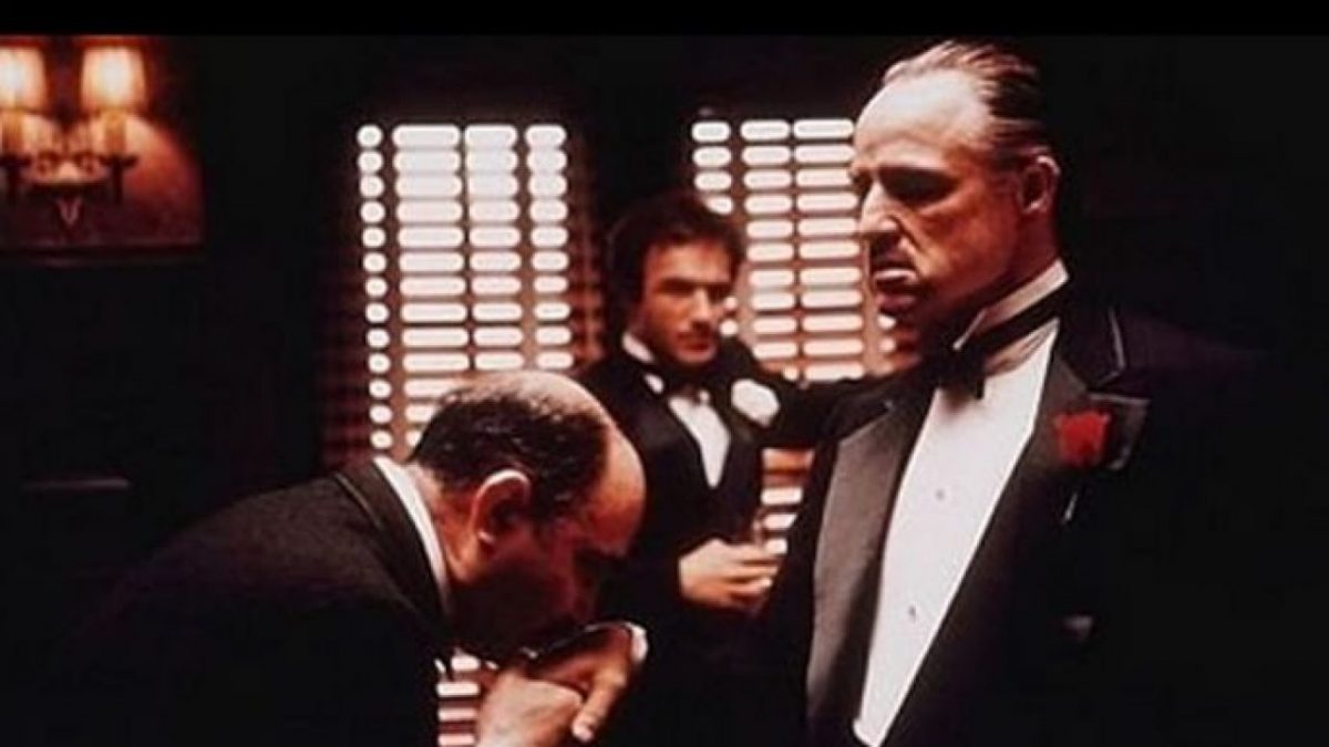 Godfather-Ring-Kiss